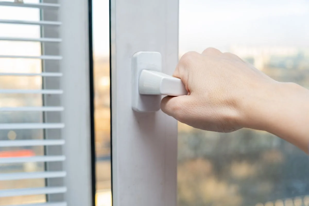 Aération de l'habitat par les fenêtres : pourquoi est-ce essentiel ?